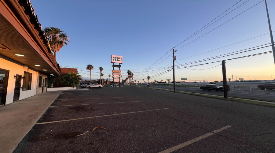 5603 San Dario Ave, Laredo, Texas 78041, 1 Room Rooms,1 BathroomBathrooms,Commercial retail/office,For Rent,5603 San Dario Ave,20254159