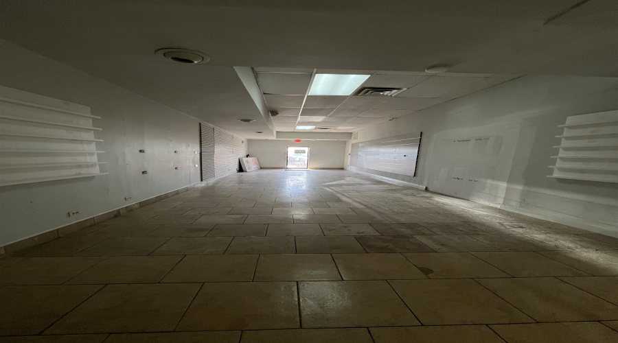 5603 San Dario Ave, Laredo, Texas 78041, 1 Room Rooms,1 BathroomBathrooms,Commercial retail/office,For Rent,5603 San Dario Ave,20254159