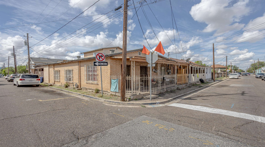 1701 Lincoln St, LAREDO, Texas 78040, ,Multi-family,For Sale,1701 Lincoln St,20254178