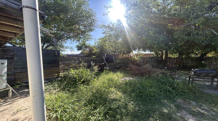 120 Guadalupe St, LAREDO, Texas 78040, ,Multi-family,For Sale,120 Guadalupe St,20254408