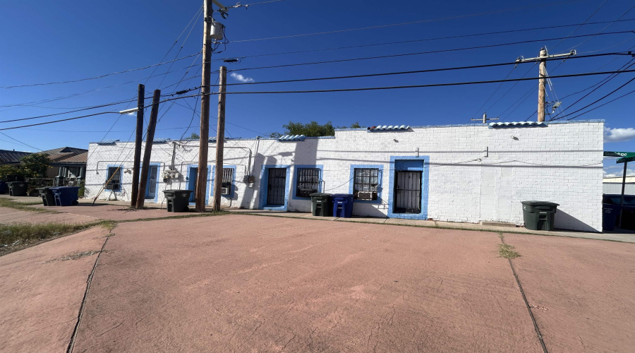 120 Guadalupe St, LAREDO, Texas 78040, ,Multi-family,For Sale,120 Guadalupe St,20254408