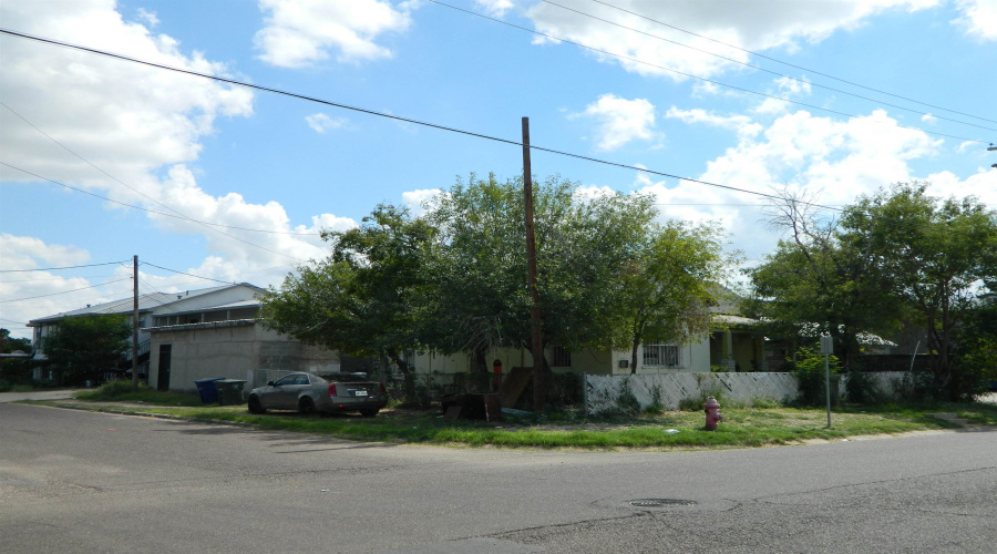 1619 Convent Ave, Laredo, Texas 78040, ,Multi-family,For Sale,1619 Convent Ave,20254522