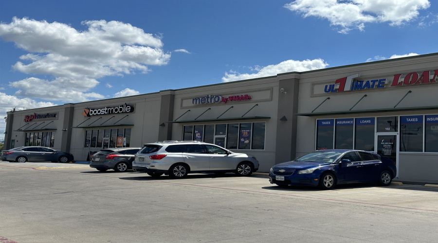 3702 U.S. Hwy 83, LAREDO, Texas 78046, 6 Rooms Rooms,1 BathroomBathrooms,Commercial retail/office,For Rent,3702 U.S. Hwy 83,20254267