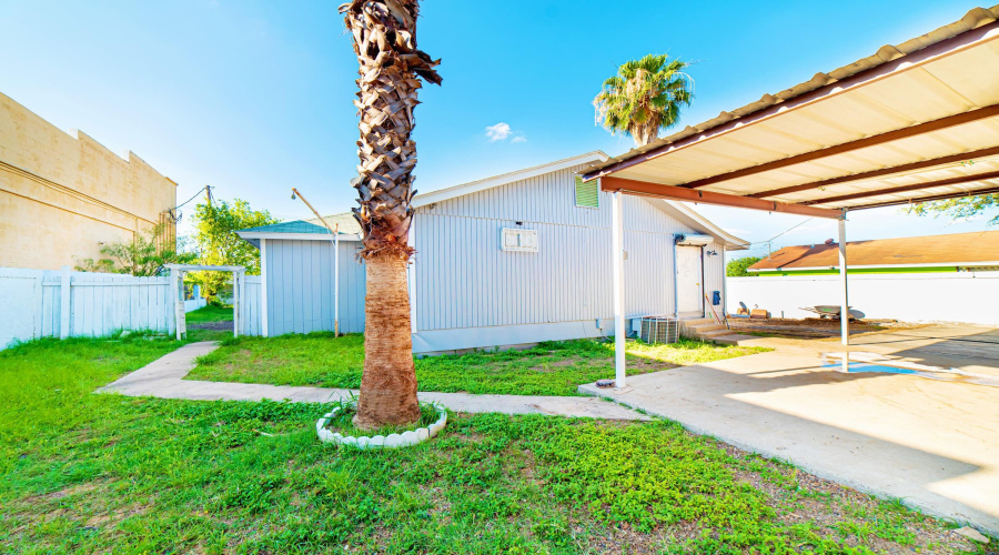 2815 Zacatecas St, Laredo, Texas 78046, ,3 BathroomsBathrooms,Commercial retail/office,For Sale,2815 Zacatecas St,20254333