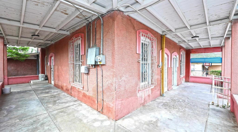 1517 Garcia St, LAREDO, Texas 78040, ,Multi-family,For Sale,1517 Garcia St,20254552