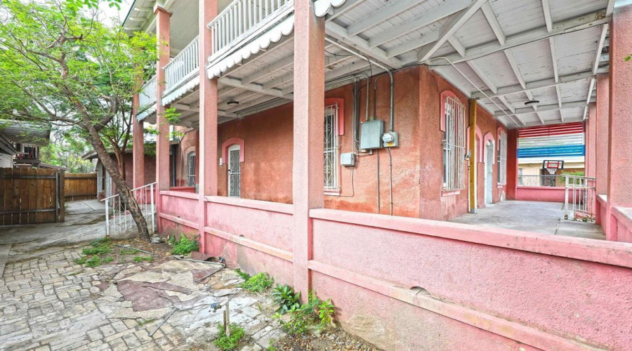 1517 Garcia St, LAREDO, Texas 78040, ,Multi-family,For Sale,1517 Garcia St,20254552