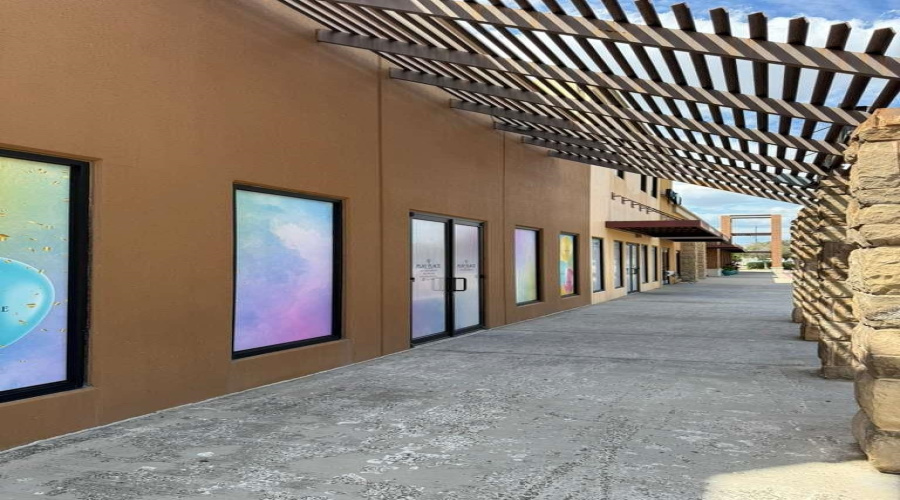 2715 E Del Mar Blvd, Laredo, Texas 78041, 1 Room Rooms,2 BathroomsBathrooms,Commercial retail/office,For Sale,2715 E Del Mar Blvd,20254373