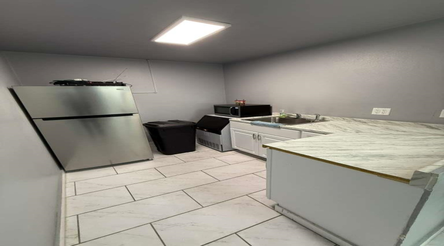 2715 E Del Mar Blvd, Laredo, Texas 78041, 1 Room Rooms,2 BathroomsBathrooms,Commercial retail/office,For Sale,2715 E Del Mar Blvd,20254373