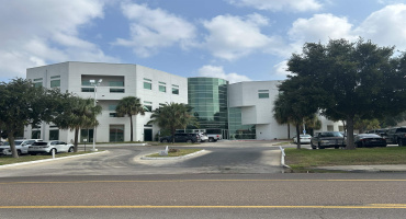 6909 Springfield Ave, Laredo, Texas 78041, 1 Room Rooms,1 BathroomBathrooms,Commercial retail/office,For Rent,6909 Springfield Ave,20254412