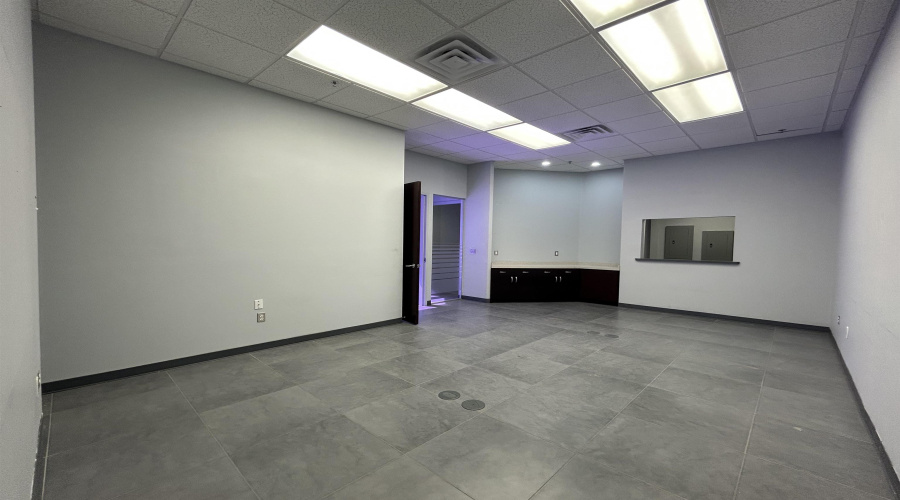 6909 Springfield Ave, Laredo, Texas 78041, 1 Room Rooms,1 BathroomBathrooms,Commercial retail/office,For Rent,6909 Springfield Ave,20254412