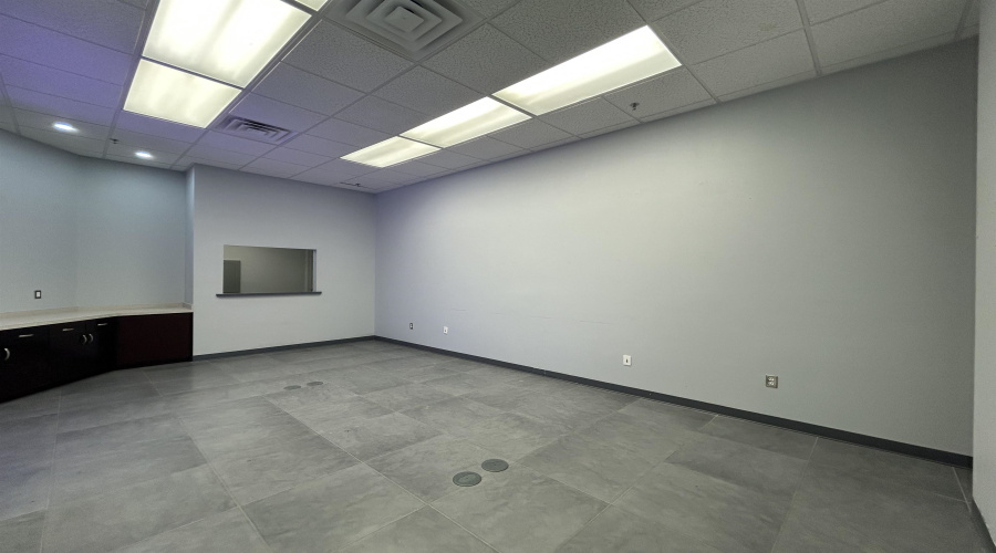 6909 Springfield Ave, Laredo, Texas 78041, 1 Room Rooms,1 BathroomBathrooms,Commercial retail/office,For Rent,6909 Springfield Ave,20254412