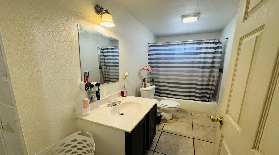 4701 Valero Ct, Laredo, Texas 78046, ,Multi-family,For Sale,4701 Valero Ct,20254569