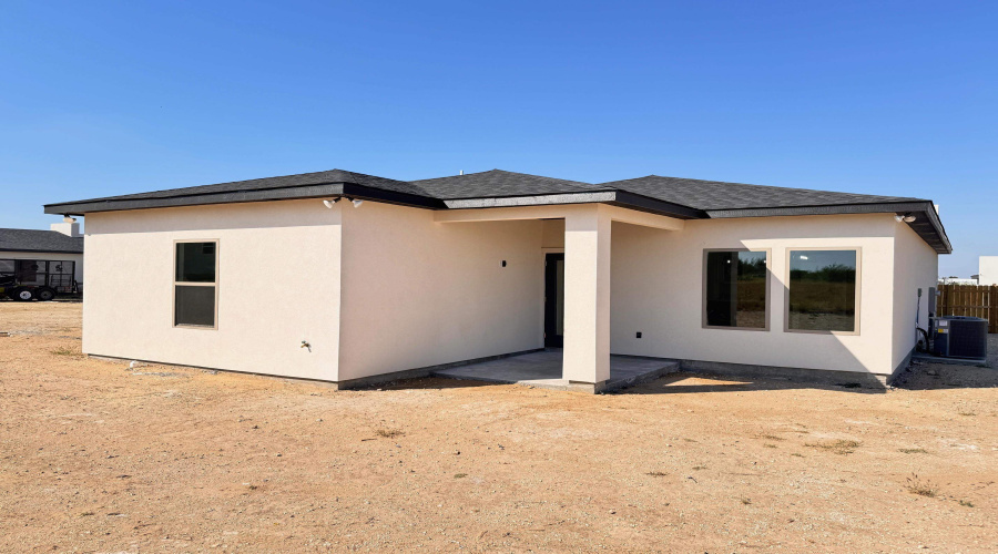 6709 El Freno, LAREDO, Texas 78046, 3 Bedrooms Bedrooms, 5 Rooms Rooms,2 BathroomsBathrooms,Residential,For Sale,6709 El Freno,20254324