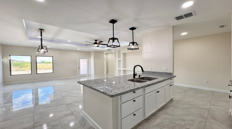 6709 El Freno, LAREDO, Texas 78046, 3 Bedrooms Bedrooms, 5 Rooms Rooms,2 BathroomsBathrooms,Residential,For Sale,6709 El Freno,20254324