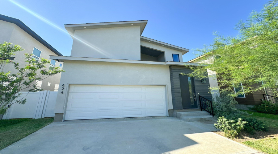 424 Deer Path Loop, Laredo, Texas 78045, 4 Bedrooms Bedrooms, 6 Rooms Rooms,2 BathroomsBathrooms,Residential,For Rent,424 Deer Path Loop,20254325