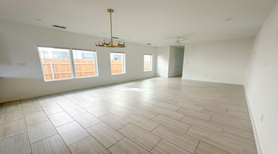 424 Deer Path Loop, Laredo, Texas 78045, 4 Bedrooms Bedrooms, 6 Rooms Rooms,2 BathroomsBathrooms,Residential,For Rent,424 Deer Path Loop,20254325