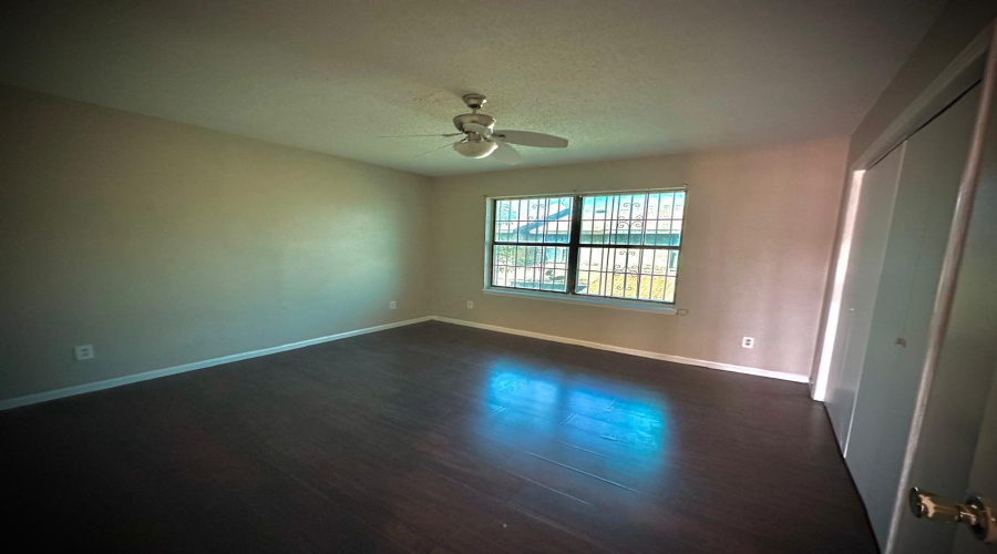 1300 Hillside Rd, Laredo, Texas 78041, 2 Bedrooms Bedrooms, 5 Rooms Rooms,1 BathroomBathrooms,Residential,For Rent,1300 Hillside Rd,20254327 1300 Hillside Rd, Laredo, Texas 78041, 2 Bedrooms Bedrooms, 5 Rooms Rooms,1 BathroomBathrooms,Residential,For Rent,1300 Hillside Rd,20254327
