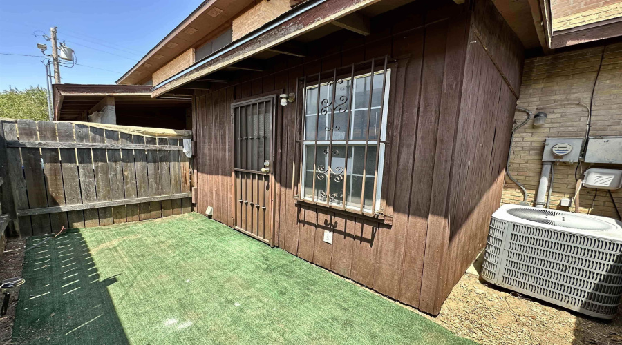 1300 Hillside Rd, Laredo, Texas 78041, 2 Bedrooms Bedrooms, 5 Rooms Rooms,1 BathroomBathrooms,Residential,For Rent,1300 Hillside Rd,20254327 1300 Hillside Rd, Laredo, Texas 78041, 2 Bedrooms Bedrooms, 5 Rooms Rooms,1 BathroomBathrooms,Residential,For Rent,1300 Hillside Rd,20254327