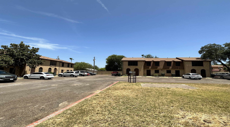 1300 Hillside Rd, Laredo, Texas 78041, 2 Bedrooms Bedrooms, 5 Rooms Rooms,1 BathroomBathrooms,Residential,For Rent,1300 Hillside Rd,20254327 1300 Hillside Rd, Laredo, Texas 78041, 2 Bedrooms Bedrooms, 5 Rooms Rooms,1 BathroomBathrooms,Residential,For Rent,1300 Hillside Rd,20254327