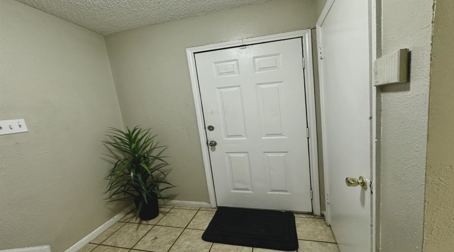 1300 Hillside Rd, Laredo, Texas 78041, 2 Bedrooms Bedrooms, 5 Rooms Rooms,1 BathroomBathrooms,Residential,For Rent,1300 Hillside Rd,20254327 1300 Hillside Rd, Laredo, Texas 78041, 2 Bedrooms Bedrooms, 5 Rooms Rooms,1 BathroomBathrooms,Residential,For Rent,1300 Hillside Rd,20254327
