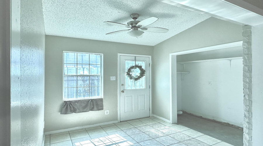1300 Hillside Rd, Laredo, Texas 78041, 2 Bedrooms Bedrooms, 5 Rooms Rooms,1 BathroomBathrooms,Residential,For Rent,1300 Hillside Rd,20254327 1300 Hillside Rd, Laredo, Texas 78041, 2 Bedrooms Bedrooms, 5 Rooms Rooms,1 BathroomBathrooms,Residential,For Rent,1300 Hillside Rd,20254327