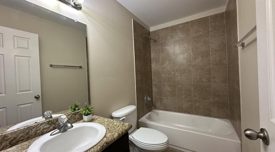 11214 Sierra Gorda Dr, Laredo, Texas 78045, 4 Bedrooms Bedrooms, 8 Rooms Rooms,3 BathroomsBathrooms,Residential,For Sale,11214 Sierra Gorda Dr,20254329