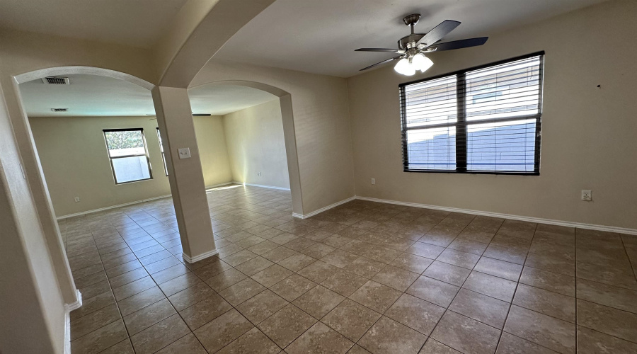 11214 Sierra Gorda Dr, Laredo, Texas 78045, 4 Bedrooms Bedrooms, 8 Rooms Rooms,3 BathroomsBathrooms,Residential,For Sale,11214 Sierra Gorda Dr,20254329