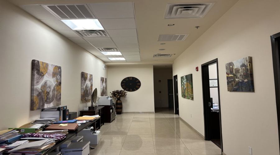 1605 E Del Mar Blvd, Laredo, Texas 78041, 1 Room Rooms,1 BathroomBathrooms,Commercial retail/office,For Rent,1605 E Del Mar Blvd,20254420