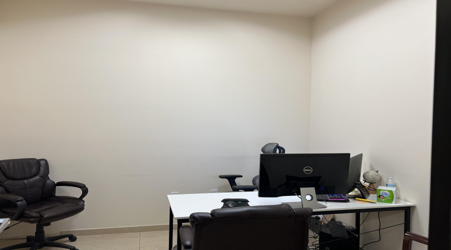 1605 E Del Mar Blvd, Laredo, Texas 78041, 1 Room Rooms,1 BathroomBathrooms,Commercial retail/office,For Rent,1605 E Del Mar Blvd,20254420