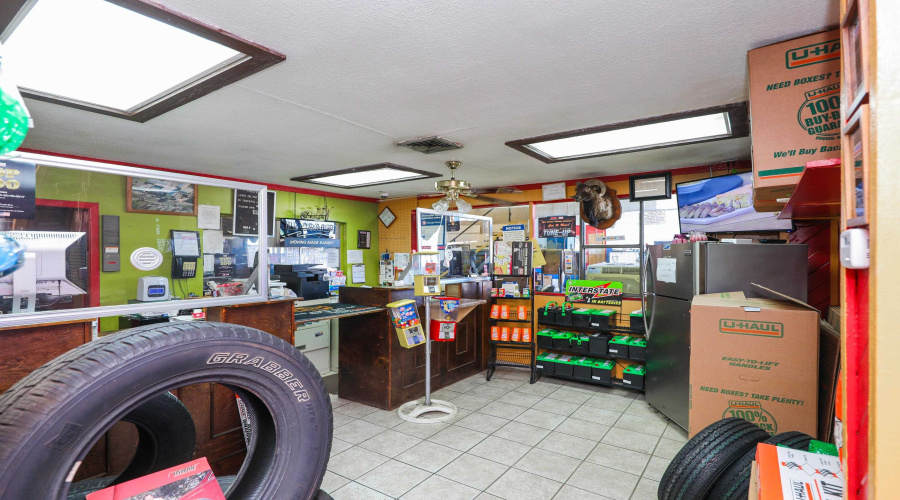 1613 Calle Del Norte, Laredo, Texas 78041-5933, 1 Room Rooms,4 BathroomsBathrooms,Commercial retail/office,For Sale,1613 Calle Del Norte,20254457