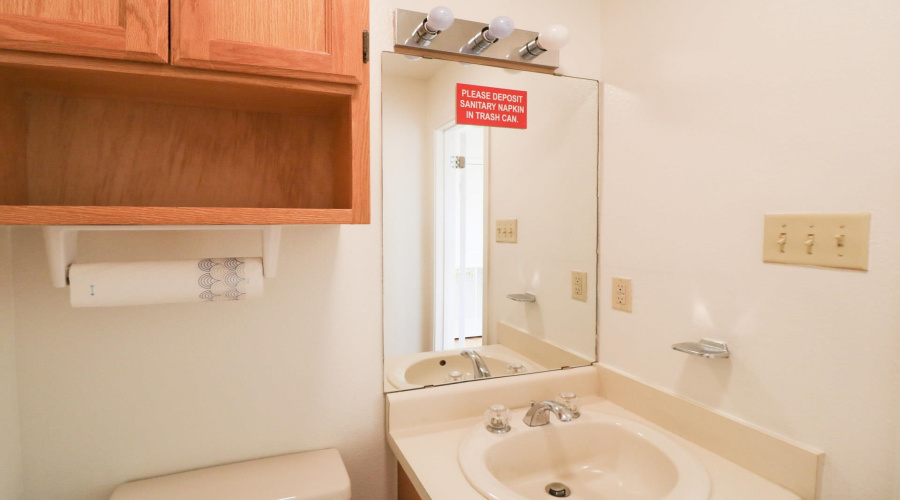 6108 McPherson Rd, Laredo, Texas 78041-6126, 6 Rooms Rooms,1 BathroomBathrooms,Commercial retail/office,For Rent,6108 McPherson Rd,20254511