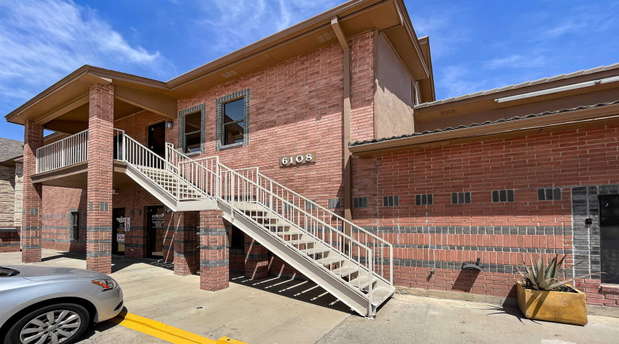 6108 McPherson Rd, Laredo, Texas 78041-6126, 6 Rooms Rooms,1 BathroomBathrooms,Commercial retail/office,For Rent,6108 McPherson Rd,20254511