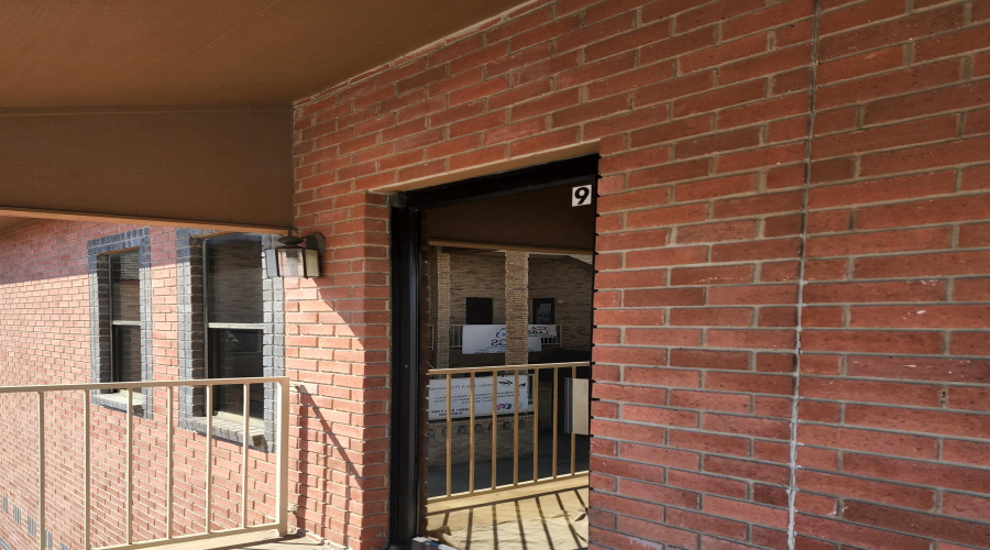 6108 McPherson Rd, Laredo, Texas 78041-6126, 6 Rooms Rooms,1 BathroomBathrooms,Commercial retail/office,For Rent,6108 McPherson Rd,20254511