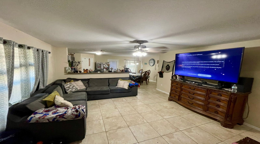 2038 Port Miami St, LAREDO, Texas 78045-0000, 3 Bedrooms Bedrooms, 4 Rooms Rooms,2 BathroomsBathrooms,Residential,For Sale,2038 Port Miami St,20254331