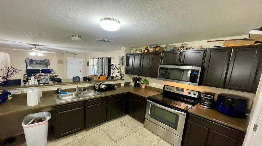 2038 Port Miami St, LAREDO, Texas 78045-0000, 3 Bedrooms Bedrooms, 4 Rooms Rooms,2 BathroomsBathrooms,Residential,For Sale,2038 Port Miami St,20254331