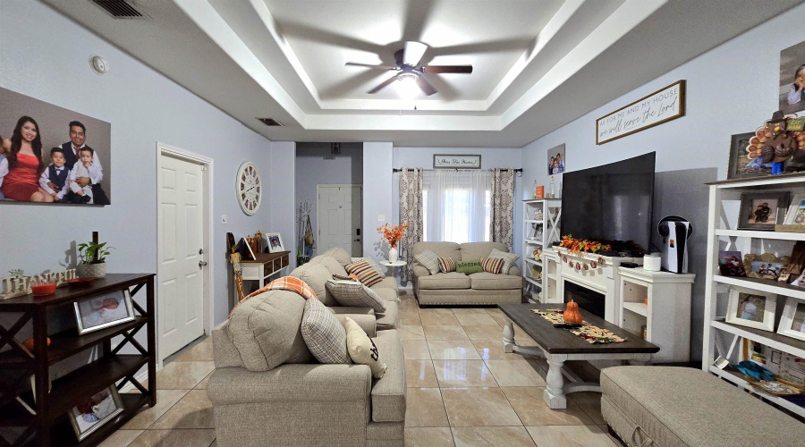 3406 Chacota St, laredo, Texas 78046, 3 Bedrooms Bedrooms, 5 Rooms Rooms,2 BathroomsBathrooms,Residential,For Sale,3406 Chacota St,20254332