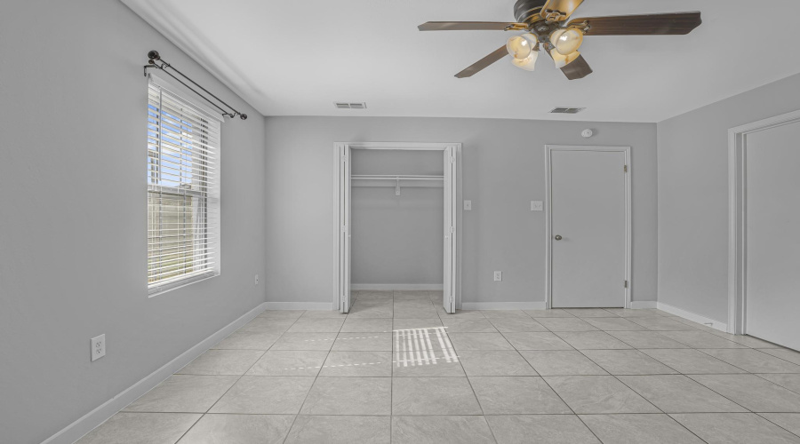 10216 Comet Dr, LAREDO, Texas 78045, 3 Bedrooms Bedrooms, 5 Rooms Rooms,2 BathroomsBathrooms,Residential,For Sale,10216 Comet Dr,20254334