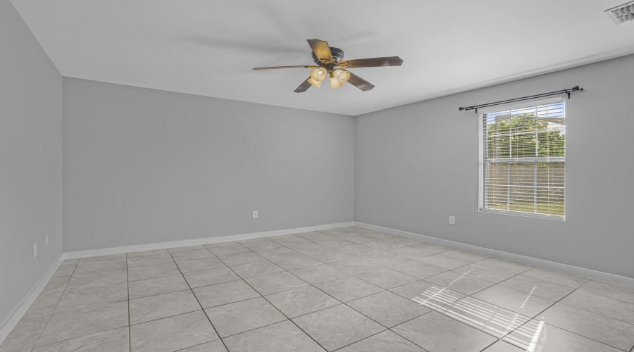 10216 Comet Dr, LAREDO, Texas 78045, 3 Bedrooms Bedrooms, 5 Rooms Rooms,2 BathroomsBathrooms,Residential,For Sale,10216 Comet Dr,20254334