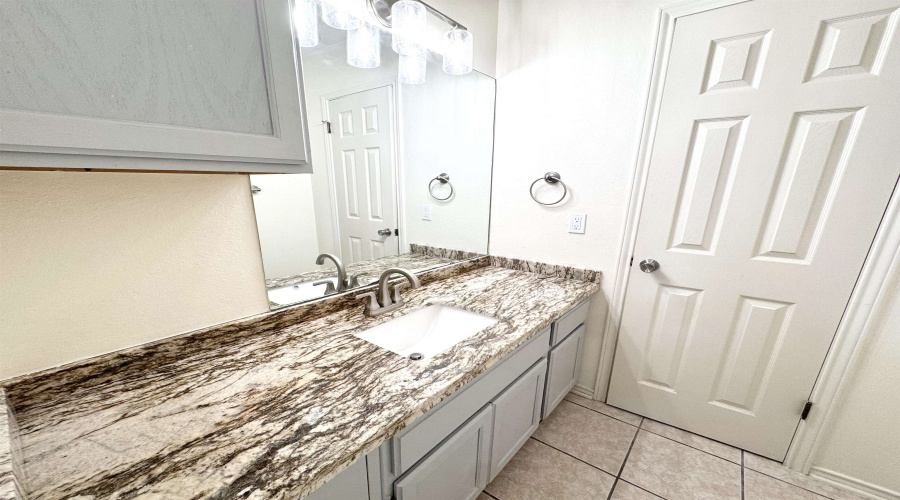 8710 McPherson Rd, Laredo, Texas 78045, 3 Bedrooms Bedrooms, 6 Rooms Rooms,3 BathroomsBathrooms,Residential,For Rent,8710 McPherson Rd,20254338