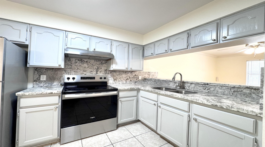 8710 McPherson Rd, Laredo, Texas 78045, 3 Bedrooms Bedrooms, 6 Rooms Rooms,3 BathroomsBathrooms,Residential,For Rent,8710 McPherson Rd,20254338