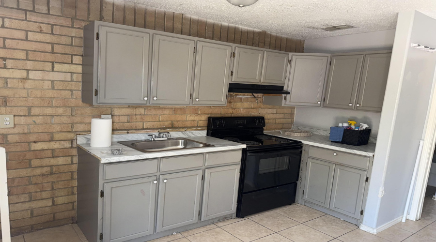 311 Soria Dr, Laredo, Texas 78046, 3 Bedrooms Bedrooms, 4 Rooms Rooms,2 BathroomsBathrooms,Residential,For Rent,311 Soria Dr,20254339