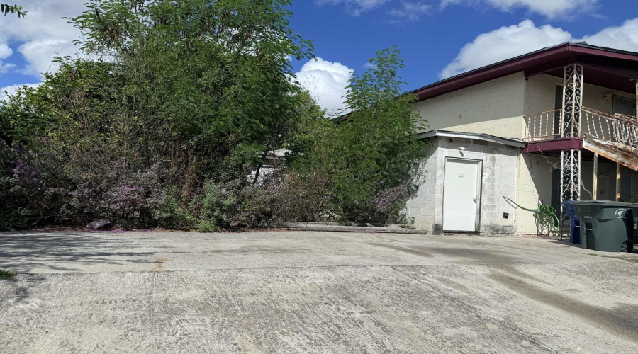 3020 Galveston St, Laredo, Texas 78043, 4 Bedrooms Bedrooms, 8 Rooms Rooms,2 BathroomsBathrooms,Residential,For Sale,3020 Galveston St,20254341