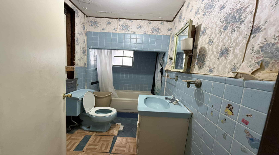 3020 Galveston St, Laredo, Texas 78043, 4 Bedrooms Bedrooms, 8 Rooms Rooms,2 BathroomsBathrooms,Residential,For Sale,3020 Galveston St,20254341
