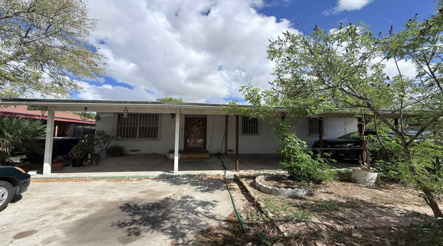 3020 Galveston St, Laredo, Texas 78043, 4 Bedrooms Bedrooms, 8 Rooms Rooms,2 BathroomsBathrooms,Residential,For Sale,3020 Galveston St,20254341