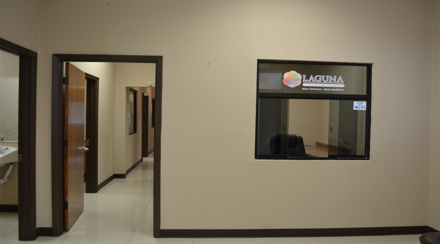 2344 Laguna Del Mar Ct, Laredo, Texas 78041, 11 Rooms Rooms,2 BathroomsBathrooms,Commercial retail/office,For Rent,2344 Laguna Del Mar Ct,20254517