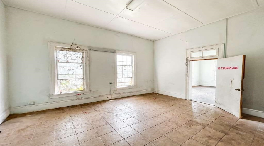 1416 Victoria St, LAREDO, Texas 78040, 1 Room Rooms,3 BathroomsBathrooms,Commercial retail/office,For Sale,1416 Victoria St,20254561