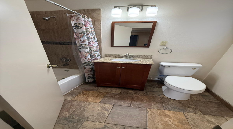 1105 Hill Place Dr, Laredo, Texas 78045, 3 Bedrooms Bedrooms, 6 Rooms Rooms,2 BathroomsBathrooms,Residential,For Rent,1105 Hill Place Dr,20254349