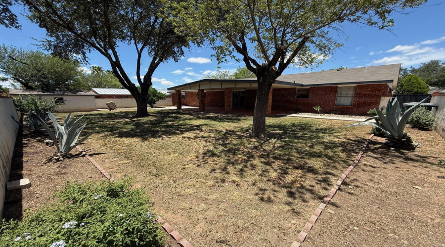 1105 Hill Place Dr, Laredo, Texas 78045, 3 Bedrooms Bedrooms, 6 Rooms Rooms,2 BathroomsBathrooms,Residential,For Rent,1105 Hill Place Dr,20254349