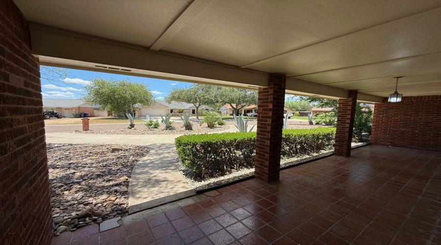 1105 Hill Place Dr, Laredo, Texas 78045, 3 Bedrooms Bedrooms, 6 Rooms Rooms,2 BathroomsBathrooms,Residential,For Rent,1105 Hill Place Dr,20254349