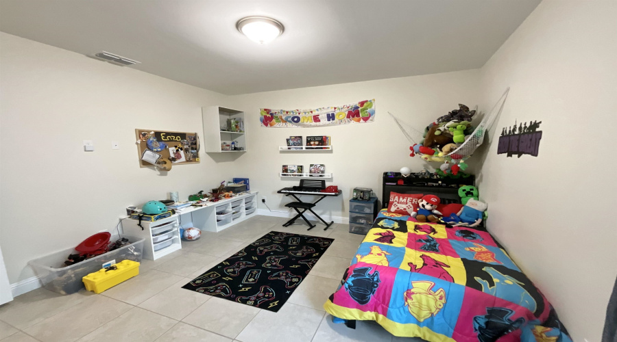 9957 Grotto Dr., Laredo, Texas 78045, 4 Bedrooms Bedrooms, 6 Rooms Rooms,2 BathroomsBathrooms,Residential,For Sale,9957 Grotto Dr.,20254353 9957 Grotto Dr., Laredo, Texas 78045, 4 Bedrooms Bedrooms, 6 Rooms Rooms,2 BathroomsBathrooms,Residential,For Sale,9957 Grotto Dr.,20254353